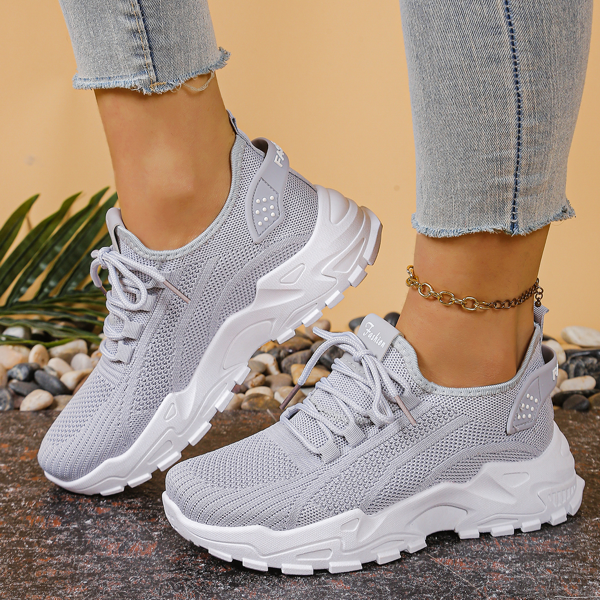Women's sports shoes 2026，Brea - Guipure Lace Panel reseña y precio