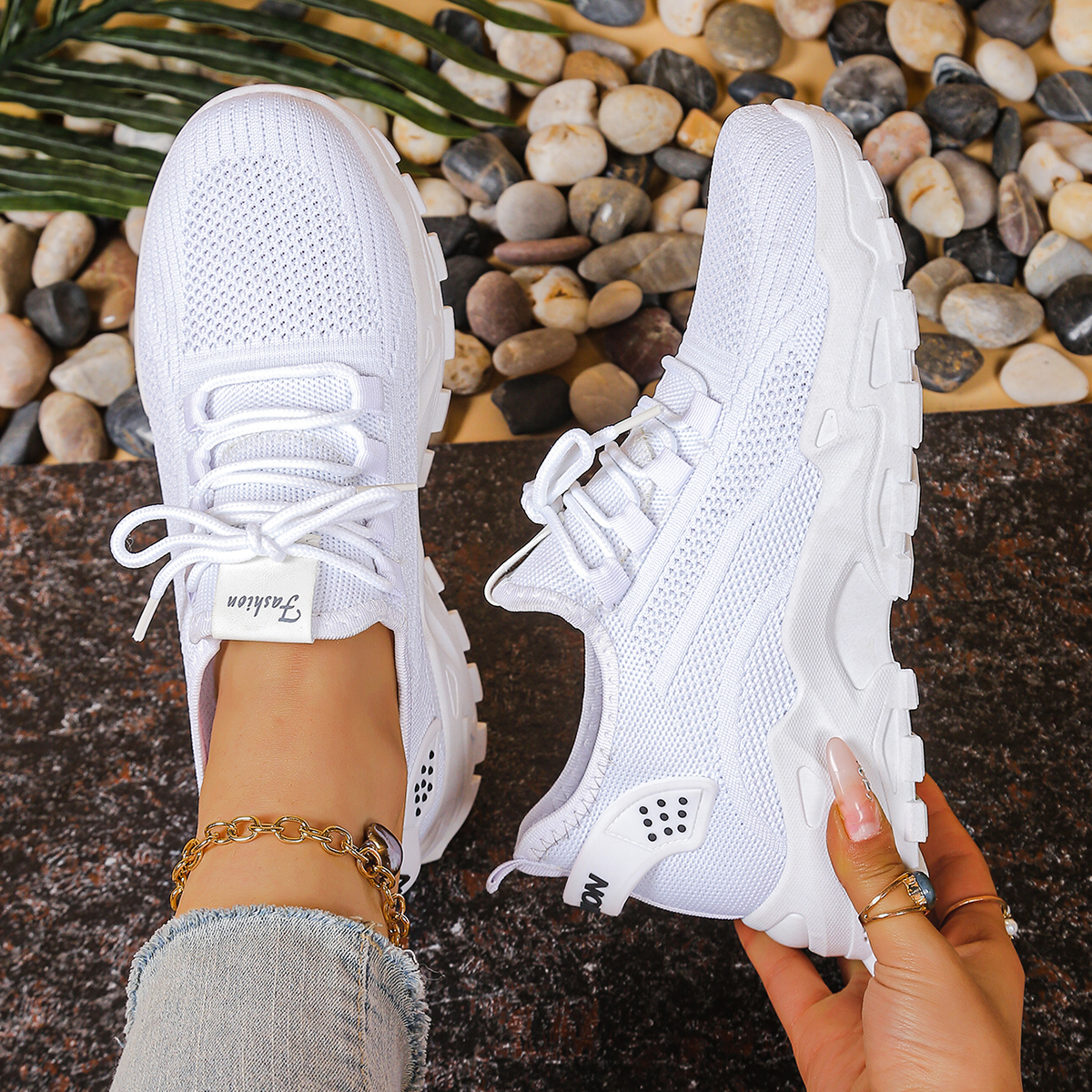 Women's sports shoes 2026，Brea - Guipure Lace Panel reseña y precio