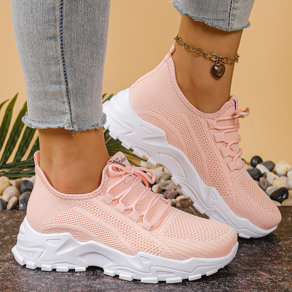 Women's sports shoes 2026，Brea - Guipure Lace Panel reseña y precio