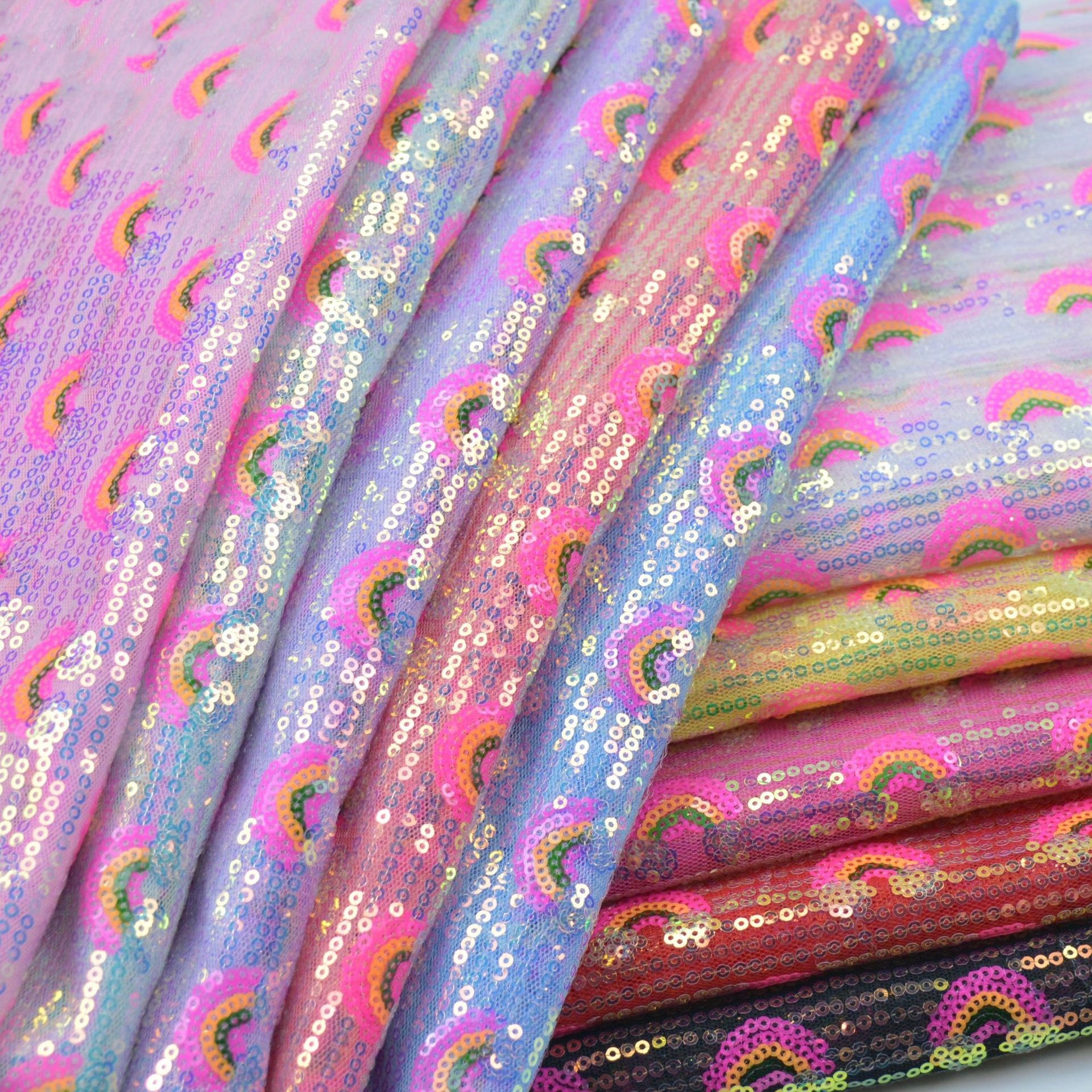 3mm Rainbow Sequin Glitter Fab - Sequin Fabric Panel reseña y precio